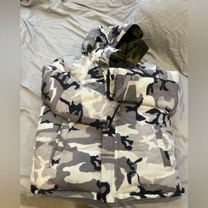 Vetements/Canada Goose Reversible Down Jacket, L. Reversible, shows wear.